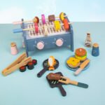 Children's pretend wooden barbecue grill toy simulates barbecue