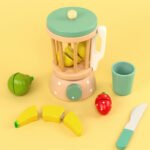 Wooden pretend juicer toy for children, a realistic family-style juicer toy