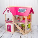 Pretend Play Game Wooden Toy Doll House with 19 Pieces of Furniture Accessories for Kids